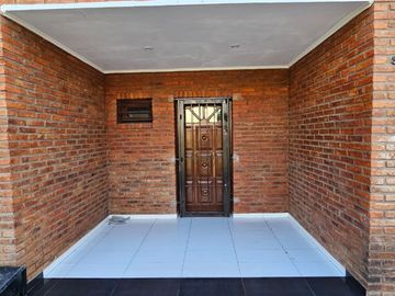 Venta casa  6 amb c/pilteta La Plata -VILLA ELVIRA