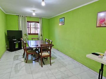 Venta casa  6 amb c/pilteta La Plata -VILLA ELVIRA