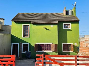 Venta casa  6 amb c/pilteta La Plata -VILLA ELVIRA