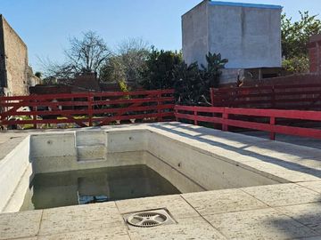 Venta casa  6 amb c/pilteta La Plata -VILLA ELVIRA