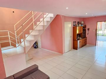 Venta casa  6 amb c/pilteta La Plata -VILLA ELVIRA