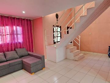 Venta casa  6 amb c/pilteta La Plata -VILLA ELVIRA