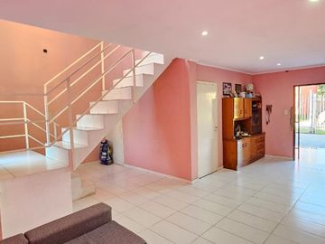 Venta casa  6 amb c/pilteta La Plata -VILLA ELVIRA