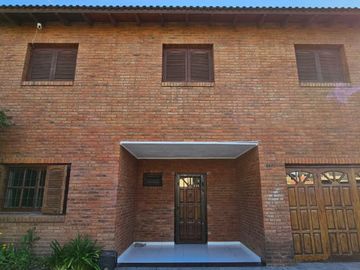 Venta casa  6 amb c/pilteta La Plata -VILLA ELVIRA