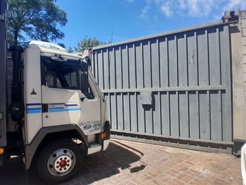 ALQUILA Ituzaingó Depósito Galpón 2 plantas 640m2