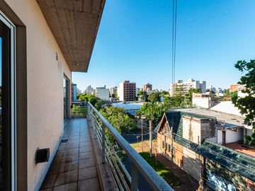 VENTA DEPARTAMENTO MORON 3 AMBIENTES / 2 COCHERASS