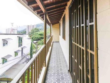 CASA en VENTA en Bello Casa de dos niveles Estacion Primera