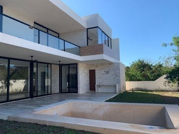 Venta Casa Privada Oasis Yucatán Country Club en Mérida, Yucatán