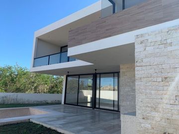Venta Casa Privada Oasis Yucatán Country Club en Mérida, Yucatán