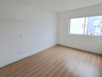 VENTA DEPARTAMENTO TRIPLEX EN MIRAFLORES