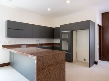 Casa en venta en carretera nacional / Laderas de Caranday