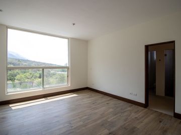 Casa en venta en carretera nacional / Laderas de Caranday