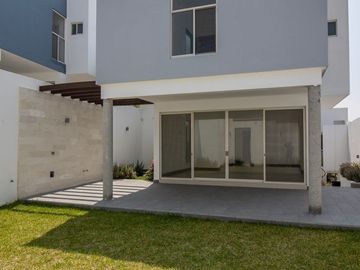 Casa en venta en carretera nacional / Laderas de Caranday