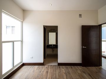 Casa en venta en carretera nacional / Laderas de Caranday