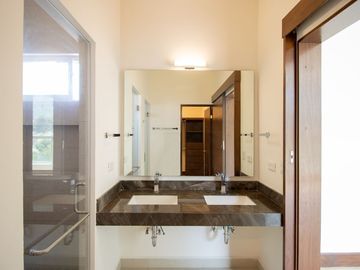 Casa en venta en carretera nacional / Laderas de Caranday