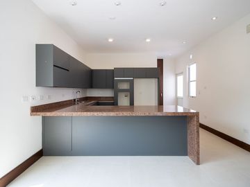 Casa en venta en carretera nacional / Laderas de Caranday