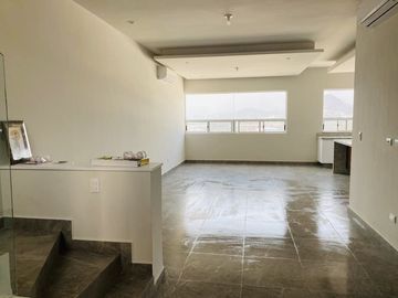 Casa en Venta, Estricta Seguridad, Zona Sur, Monterrey, Nuevo León