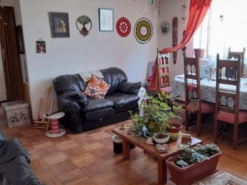 Se vende departamento calle Victoria a pasos de Universidades y Congreso Ves.-