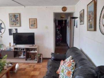 Se vende departamento calle Victoria a pasos de Universidades y Congreso Ves.-