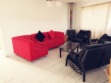 Hermosa casa en Olmue 1.400 m2 de terreno, cuenta con casa, quincho y piscina An.
