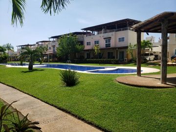 MARINA DIAMANTE VILLA CON VISTA A LA LAGUNA