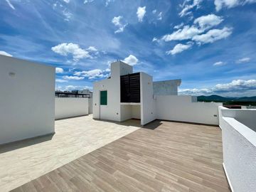 RENTA VENTA CASA ZIBATA AMUEBLADA 3 RECAMARAS ROOF GARDEN CERCA UNIVERSIDAD