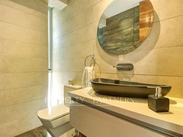 Moderna casa en venta Jardines del Sur