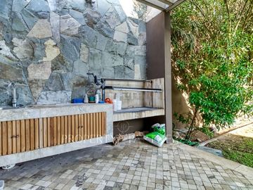 Moderna casa en venta Jardines del Sur