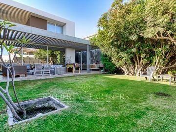 Moderna casa en venta Jardines del Sur