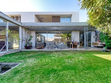 Moderna casa en venta Jardines del Sur