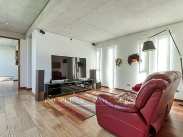 Moderna casa en venta Jardines del Sur