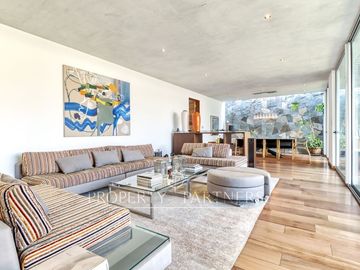 Moderna casa en venta Jardines del Sur