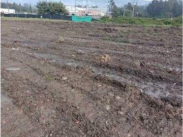 VENDO LOTE COMERCIAL. AREA 52.000 m2. COGUA VA UBATÈ