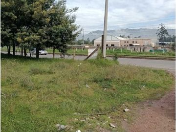 VENDO LOTE COMERCIAL. AREA 52.000 m2. COGUA VA UBATÈ