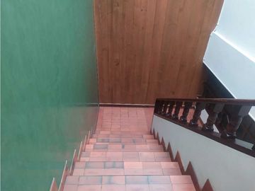 VENDO APARTAMENTO SEGUNDO PISO SANTA ANA BOGOT