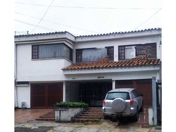 VENDO APARTAMENTO SEGUNDO PISO SANTA ANA BOGOT