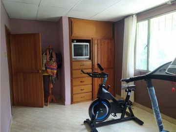 VENDO CASA CON LOTE. REA 672 m2  PACHO CUNDINAMARCA