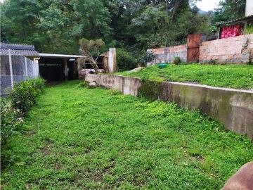 VENDO CASA CON LOTE. REA 672 m2  PACHO CUNDINAMARCA