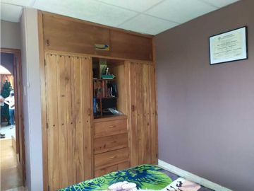 VENDO CASA CON LOTE. REA 672 m2  PACHO CUNDINAMARCA