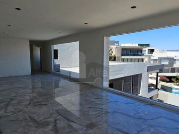 Residencia en Privada Quivira, Club de Golf La Loma en San Luis Potosí
