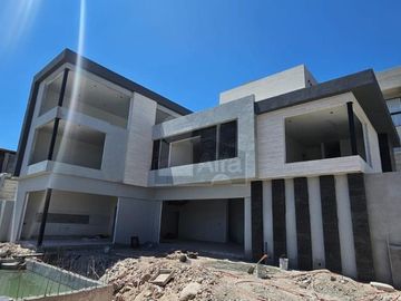 Residencia en Privada Quivira, Club de Golf La Loma en San Luis Potosí