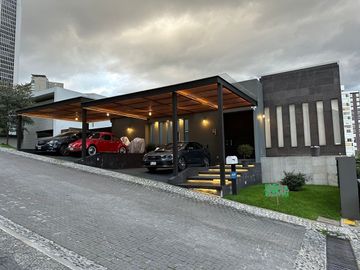 Casa moderna en BOSQUE REAL