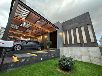 Casa moderna en BOSQUE REAL