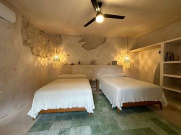 CASA EN VENTA MERIDA, CENTRO REMODELADA