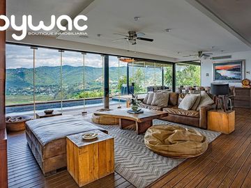 CASA  CON VISTA PANORÁMICA