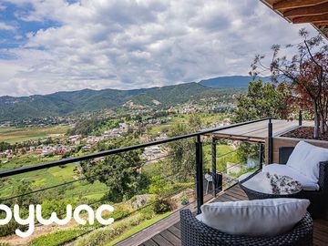 CASA  CON VISTA PANORÁMICA