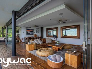 CASA  CON VISTA PANORÁMICA