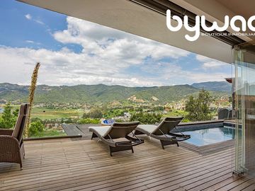 CASA  CON VISTA PANORÁMICA