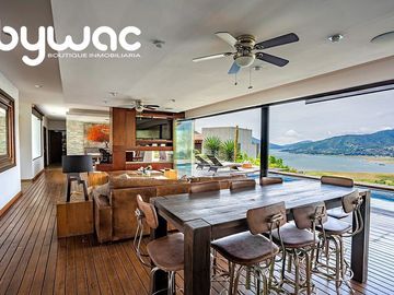 CASA  CON VISTA PANORÁMICA