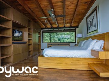 CASA  CON VISTA PANORÁMICA